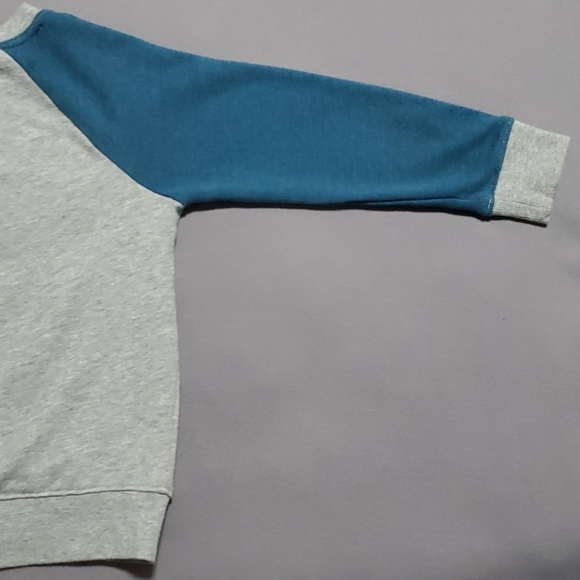 Sweatshirt - Picture 11 of 11